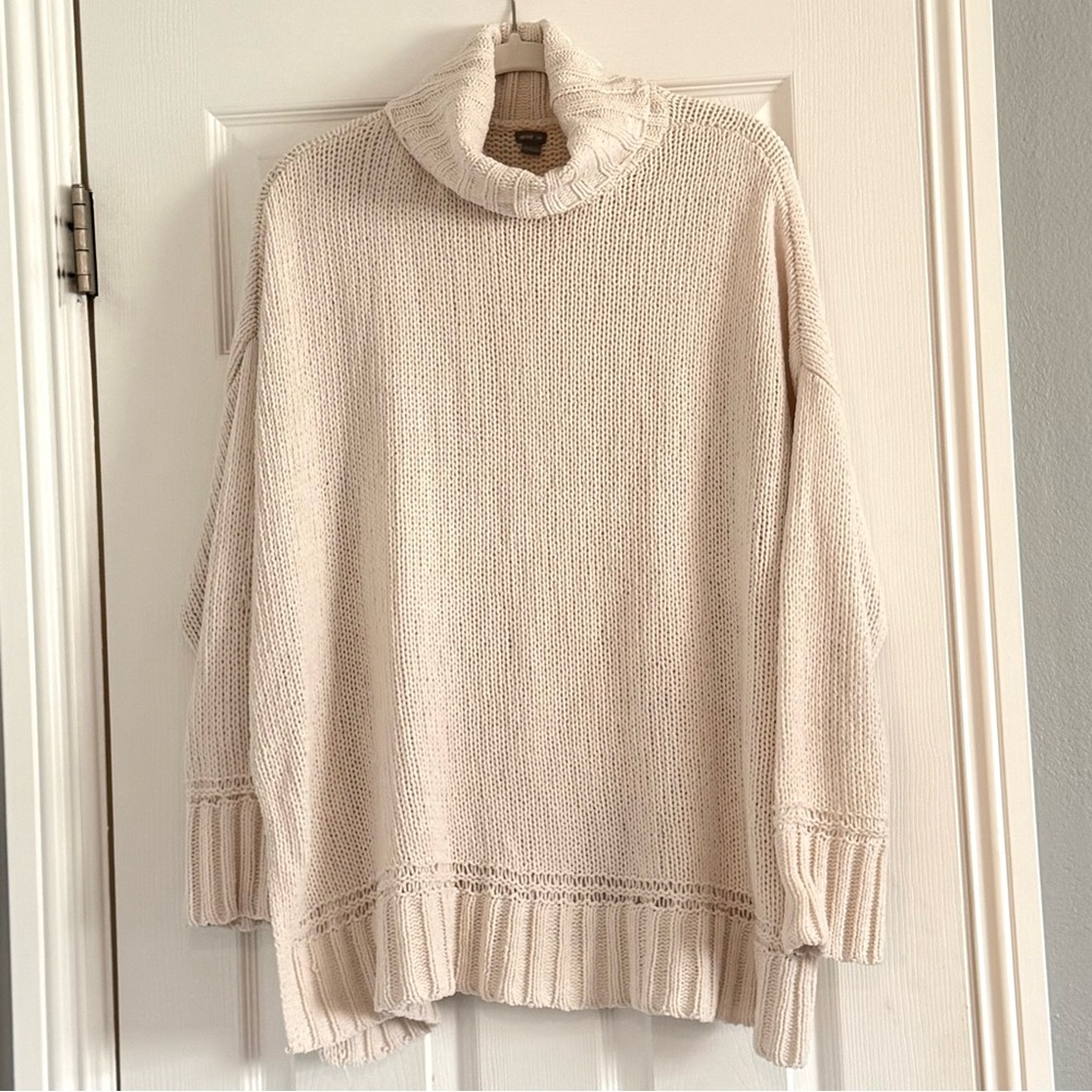 🌼 Aerie Soft Cream Turtleneck Sweater